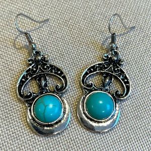 💜 Real Turquoise white gold plated dangling earrings NWOT